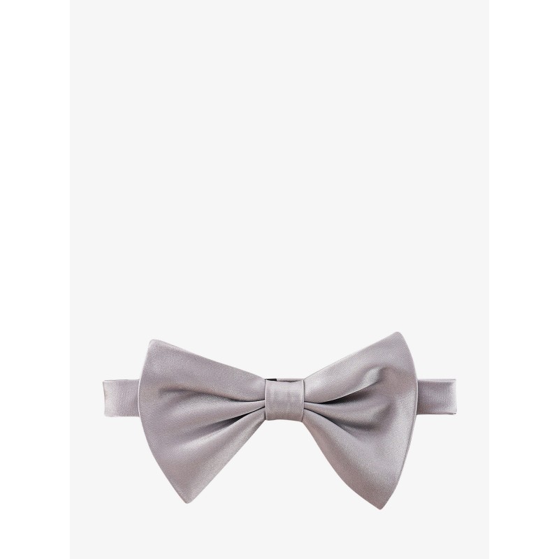 Silk bow tie
