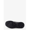 Low-top leaher sneakers with mesh inserts