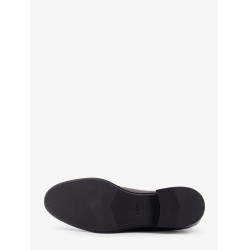 Lace-up leather shoes