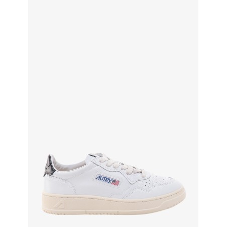 Leather sneakers with back contrasting patch