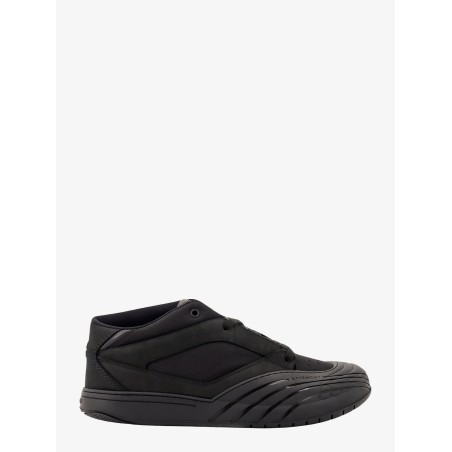 Nabuk and synthetic fiber sneakers