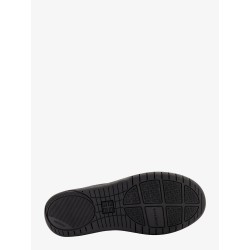 Nabuk and synthetic fiber sneakers