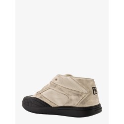 Nabuk and synthetic fiber sneakers