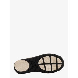 Nabuk and synthetic fiber sneakers