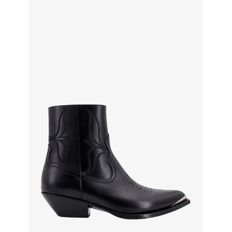 Leather boots with metal toe