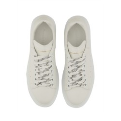 OVERSIZED SNEAKER