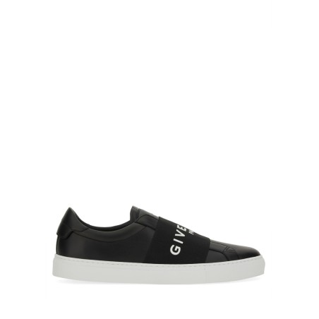 LOW TOP SNEAKER WITH LOGO