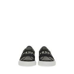 LOW TOP SNEAKER WITH LOGO