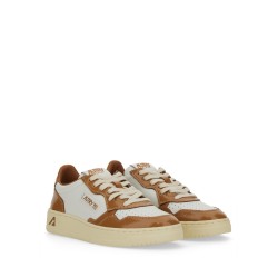 MEDALIST LOW SNEAKER