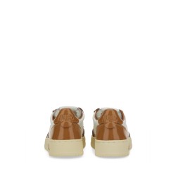 MEDALIST LOW SNEAKER