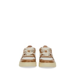 MEDALIST LOW SNEAKER