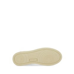 MEDALIST LOW SNEAKER