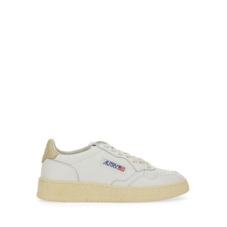 MEDALIST LOW SNEAKER