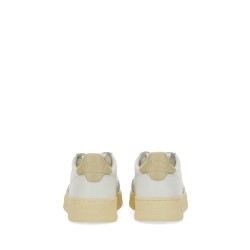 MEDALIST LOW SNEAKER