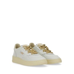 MEDALIST LOW SNEAKER