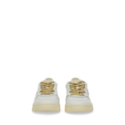 MEDALIST LOW SNEAKER