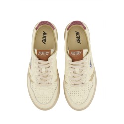 MEDALIST LOW SNEAKER