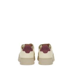MEDALIST LOW SNEAKER