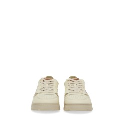 MEDALIST LOW SNEAKER