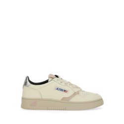 MEDALIST LOW SNEAKER