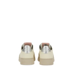 MEDALIST LOW SNEAKER