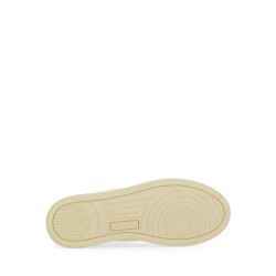 MEDALIST LOW SNEAKER