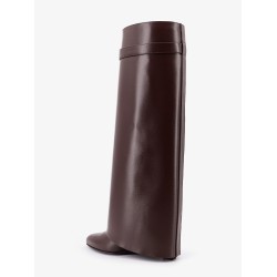 Shark Lock leather boots