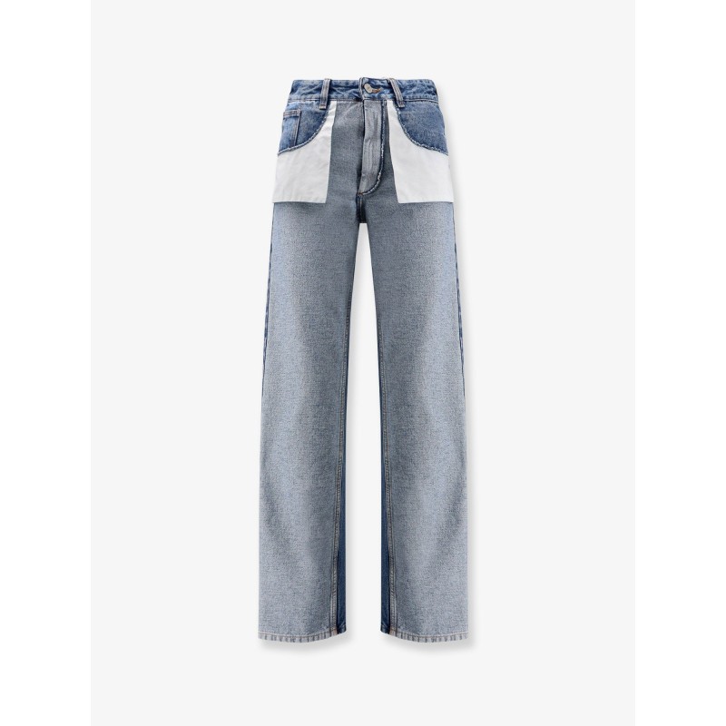 Straight leg jeans with reverse pockets