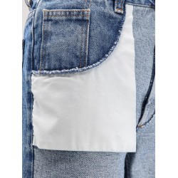 Straight leg jeans with reverse pockets