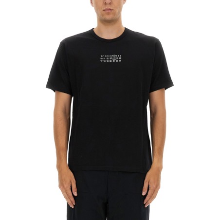 T-SHIRT WITH LOGO