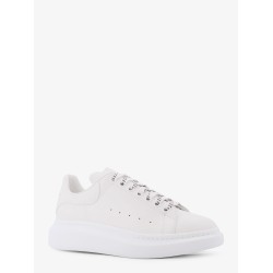 Leather low-top sneakers