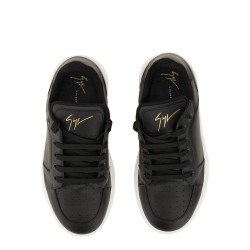 SNEAKER WITH LOGO