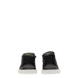 SNEAKER WITH LOGO