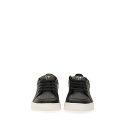 SNEAKER WITH LOGO