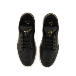 SNEAKER WITH LOGO