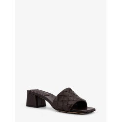 Leather heel sandals with Intrecciato motif