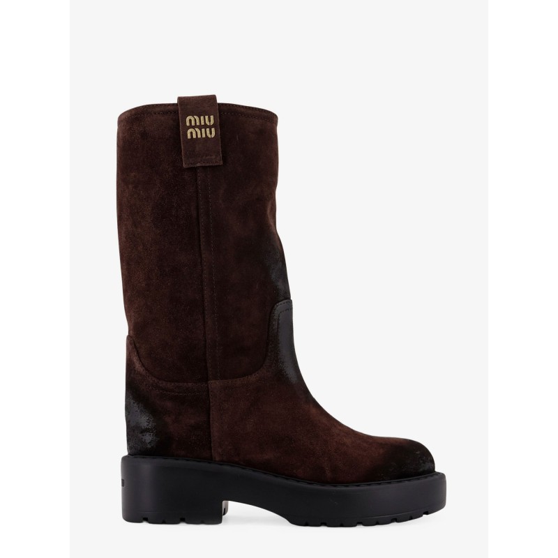 Suede boots