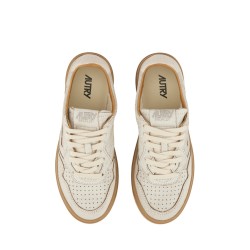 MEDALIST LOW SNEAKER