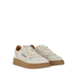 MEDALIST LOW SNEAKER