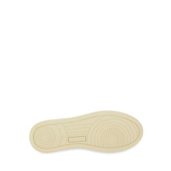 MEDALIST LOW SNEAKER