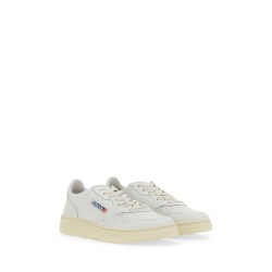 SNEAKER MEDALIST LOW
