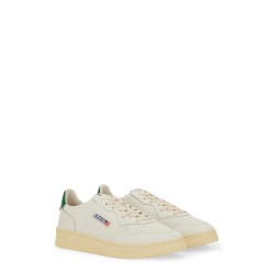 SNEAKER MEDALIST LOW