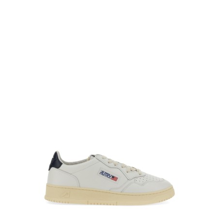 SNEAKER MEDALIST LOW
