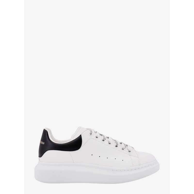 Low-top leather sneakers