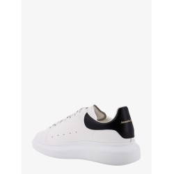 Low-top leather sneakers
