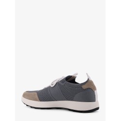 Low-top mesh sneakers with suede profiles