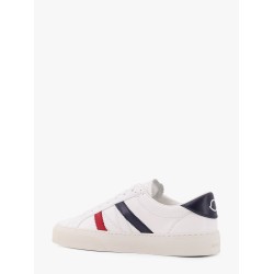 Low-top leather sneakers
