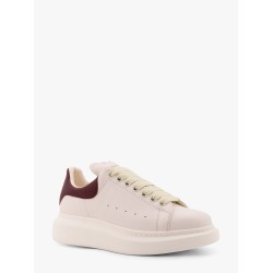 Oversize leather sneakers with back contrasting patch