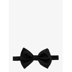 Silk bow