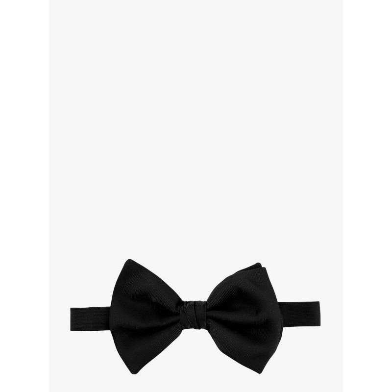 Silk bow